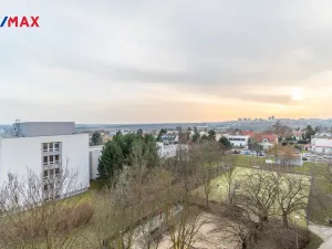 Pronájem bytu 2+kk, Praha - Petrovice, Lessnerova, 43 m2