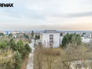 Pronájem bytu 2+kk, Praha - Petrovice, Lessnerova, 43 m2