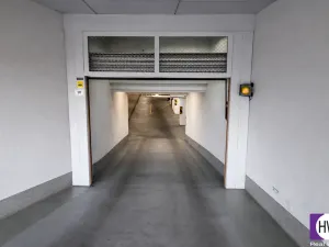 Prodej garážového stání, Praha, Novovysočanská, 13 m2