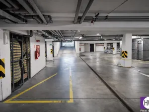 Prodej garážového stání, Praha, Novovysočanská, 13 m2