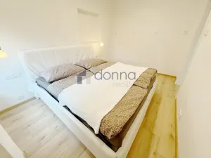 Pronájem bytu 3+kk, Praha, Zákolanská, 68 m2