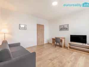 Pronájem bytu 2+1, Mladá Boleslav, náměstí Míru, 73 m2