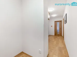 Pronájem bytu 2+1, Mladá Boleslav, náměstí Míru, 73 m2