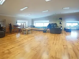 Pronájem skladu, Tachlovice, 1050 m2