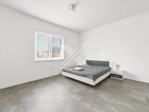 Pronájem rodinného domu, Krakovany, 145 m2