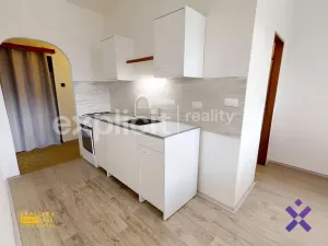 Pronájem bytu 2+1, Valašské Meziříčí, U Vodojemu, 55 m2