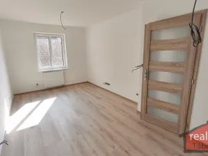 Prodej bytu 2+kk, Nupaky, Nupacká, 42 m2