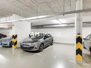 Pronájem garážového stání, Praha - Dejvice, Lindleyova, 15 m2