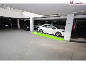 Pronájem garáže, Praha - Žižkov, V kapslovně, 12 m2