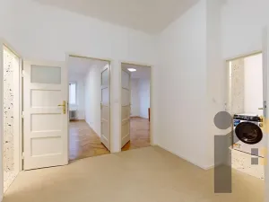 Pronájem bytu 2+1, Praha - Smíchov, Moulíkova, 79 m2