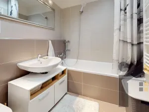 Prodej bytu 2+kk, Praha - Letňany, Hlučkova, 63 m2