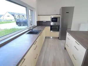 Pronájem rodinného domu, Vestec, Erbenova, 140 m2