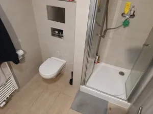 Pronájem bytu 1+kk, Praha - Vysočany, Strnadových, 16913 m2