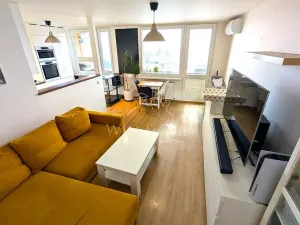 Prodej bytu 3+kk, Praha - Kobylisy, Klíčanská, 74 m2