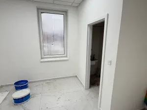 Pronájem obchodního prostoru, Praha - Uhříněves, Přátelství, 92 m2