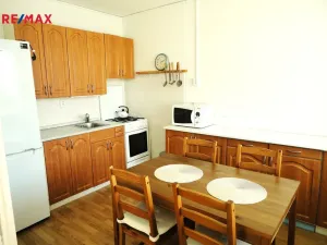 Pronájem bytu 3+1, Praha - Podolí, Kaplická, 56 m2