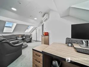 Prodej kanceláře, Pardubice, K Dolíčku, 374 m2