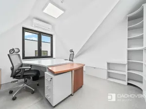 Prodej kanceláře, Pardubice, K Dolíčku, 374 m2