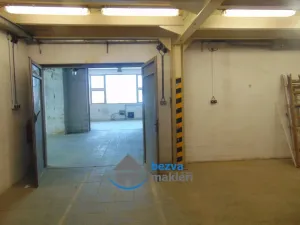 Pronájem výrobních prostor, Skuteč, Husova, 377 m2