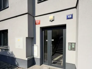 Pronájem bytu 1+kk, Praha - Vršovice, Omská, 28 m2