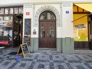 Prodej atypického bytu, Praha, Valentinská, 108 m2