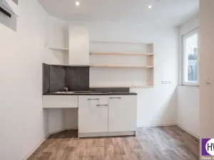 Prodej bytu 1+kk, Praha, Husitská, 30 m2