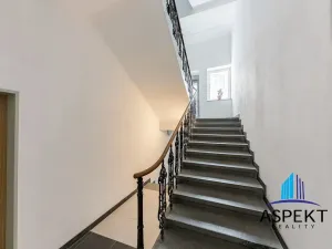 Pronájem bytu 3+1, Praha - Vinohrady, Londýnská, 105 m2