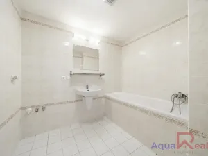 Prodej bytu 3+kk, Karlovy Vary, Okružní, 84 m2