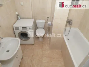 Pronájem bytu 1+kk, Praha - Bubeneč, náměstí Interbrigády, 32 m2