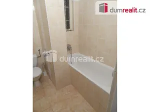 Pronájem bytu 1+kk, Praha - Bubeneč, náměstí Interbrigády, 32 m2