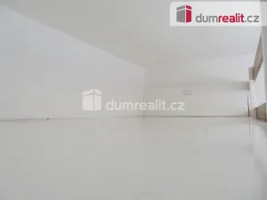 Pronájem bytu 1+kk, Praha - Bubeneč, náměstí Interbrigády, 32 m2