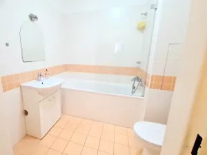 Prodej bytu 2+kk, Praha - Hostavice, U Hostavického potoka, 52 m2