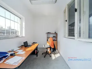 Prodej výrobních prostor, Bílovec, 629 m2