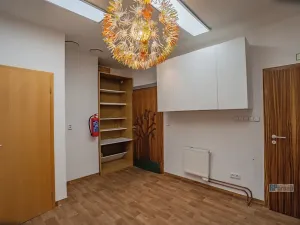 Prodej obchodního prostoru, Praha - Hlubočepy, Hlubočepská, 104 m2