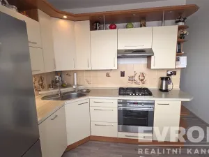 Prodej bytu 3+1, Pardubice - Zelené Předměstí, Karla IV., 76 m2