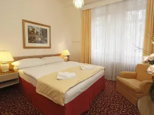 Prodej ubytování, Karlovy Vary, Zahradní, 6150 m2