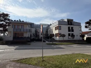Pronájem bytu 4+kk, Hradec Králové - Nový Hradec Králové, Národních mučedníků, 95 m2