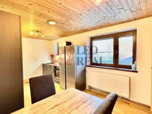 Prodej rodinného domu, Lopeník, 250 m2
