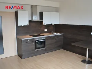 Pronájem bytu 1+kk, Plzeň, Štefánikova, 32 m2