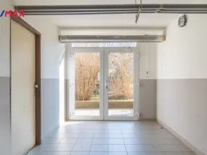 Prodej bytu 3+1, Jesenice, V Lázních, 72 m2