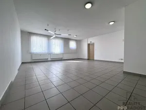 Pronájem kanceláře, Hodonín, Národní třída, 52 m2