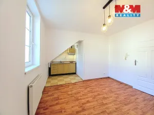 Pronájem bytu 1+1, Loket, Nádražní, 29 m2