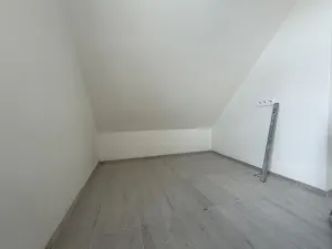 Pronájem bytu 2+1, Praha - Žižkov, Na Jarově, 50 m2