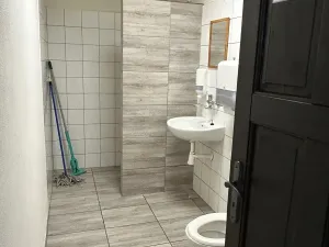 Pronájem skladu, Hajany, 900 m2