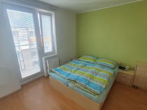 Pronájem bytu 2+kk, Praha, Ve slatinách, 42 m2