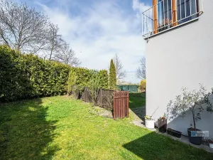 Prodej bytu 2+kk, Zbuzany, Lomená, 61 m2