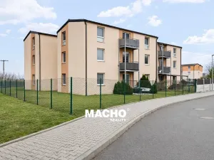 Prodej bytu 3+kk, Hostouň, U Tvrze, 70 m2