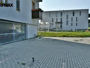 Pronájem bytu 1+kk, Hradec Králové - Třebeš, Svatojánská, 30 m2