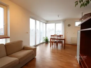 Pronájem bytu 2+kk, Praha - Kbely, Pod Nouzovem, 66 m2