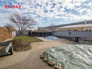 Prodej rodinného domu, Milovice, 249 m2